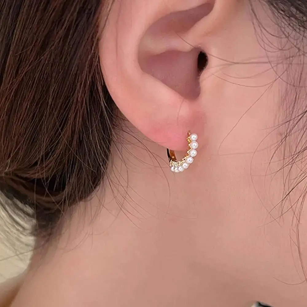 Серьги-кольца женские позолоченные с искусственным жемчугом 2 шт.