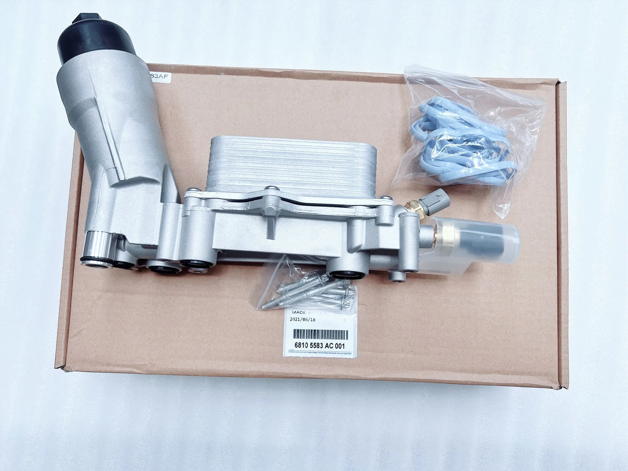 

New Aluminum Engine Oil Cooler 68105583AC/5184294AE Applicable: Chrysler 300C, Jeep Grand Cherokee, Wrangler, Dodge Journey, DS1