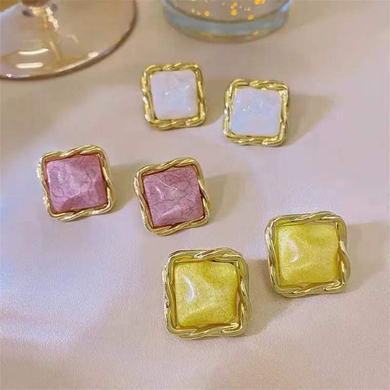

Classic Elegant Square Gold Color Stud Earrings for Women Fashion Jewelry Wedding Party Accessories Gift Earring Wholesale