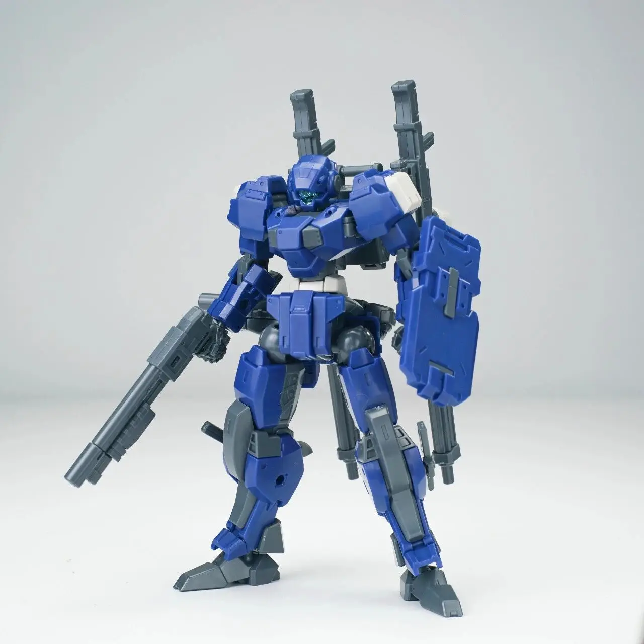 Фото Сборная модель Sheik Mainland 1/144 TROOPER V-Glante: Шарнирный военный робот-мех с двумя тяжелыми винтовками №1