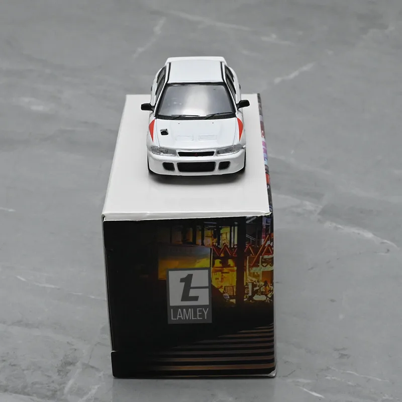 Фото Модель автомобиля Mitsubishi EVO White Lancer RS Evolution из сплава, масштаб 1:64, Diecast Tarmac Works №4
