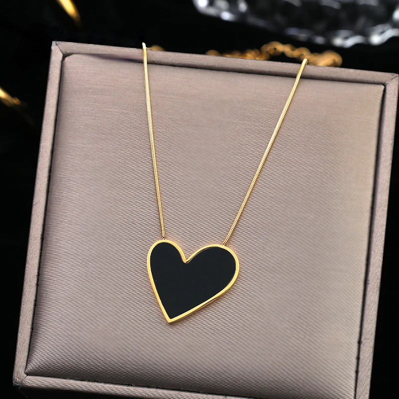 

European and American Sexy Black Peach Heart Pendant Gold Stainless steel Necklace Girl's Sexy Necklace Accessories For Woman