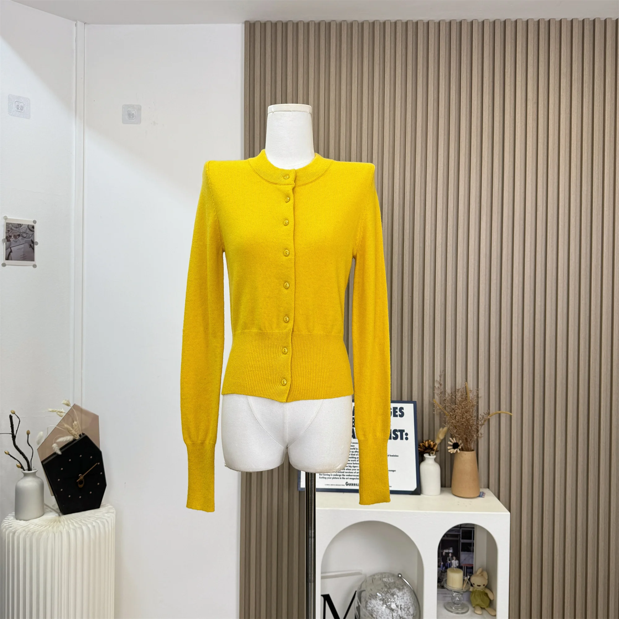 Женский базовый шерстяной кардиган однобортный Желтый Повседневный вязаный