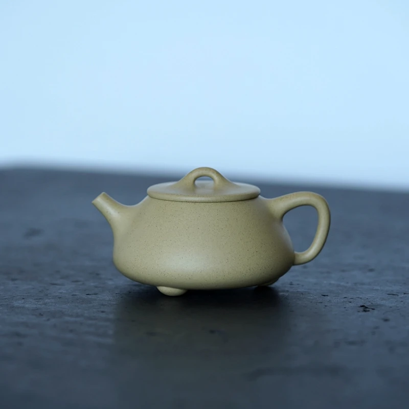 

Zen Yuantang Flat Lid Small Shipiao Teapot Raw Ore Benshan Green Mud Sketch Pot Yixing Handmade Yixing Clay Teapot Teapot Vintag