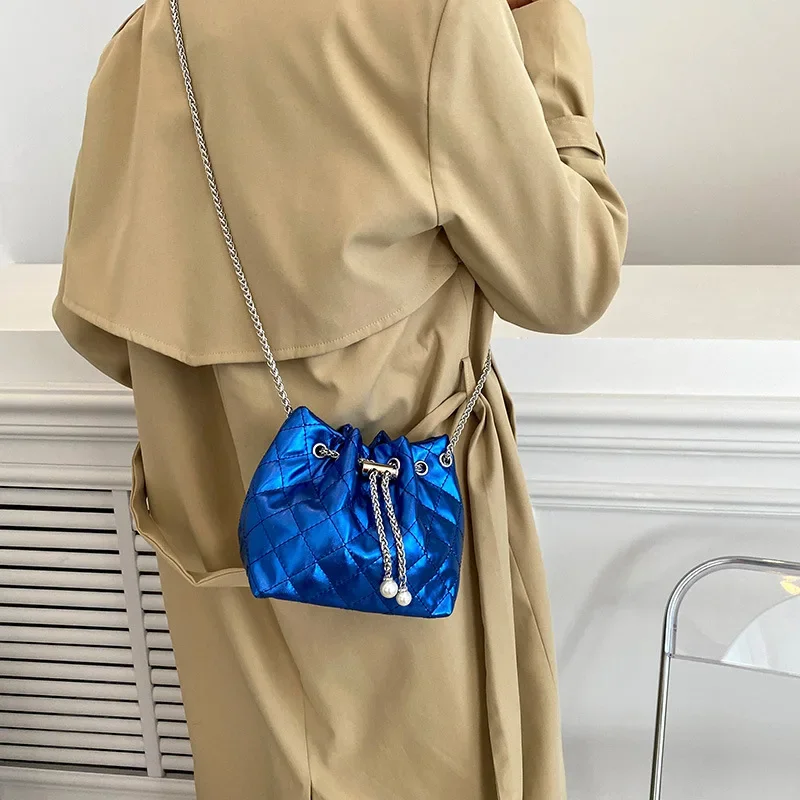 Жемчужная сумка 2023 популярная Весенняя модная сумка-мессенджер на цепочке