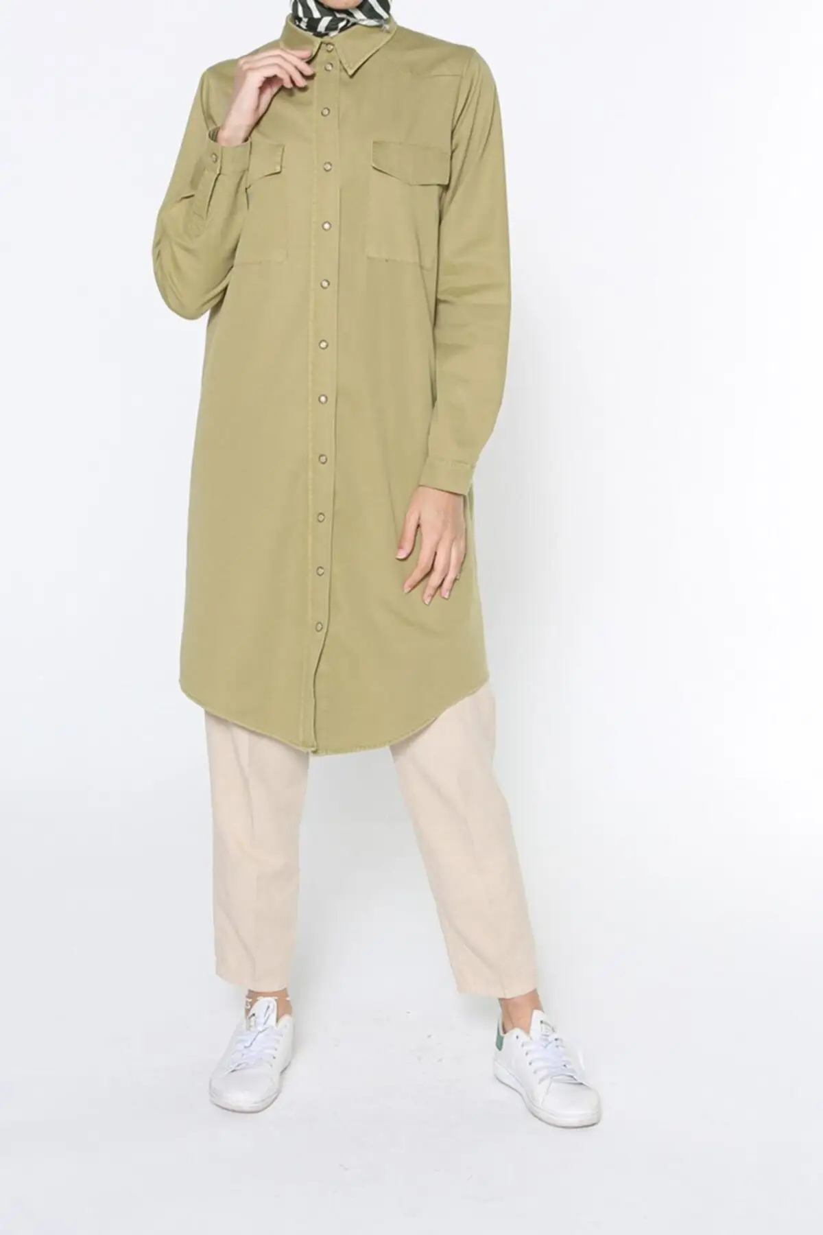 

Женская зеленая рубашка-туника из хлопка в рубчик с изображением яиц