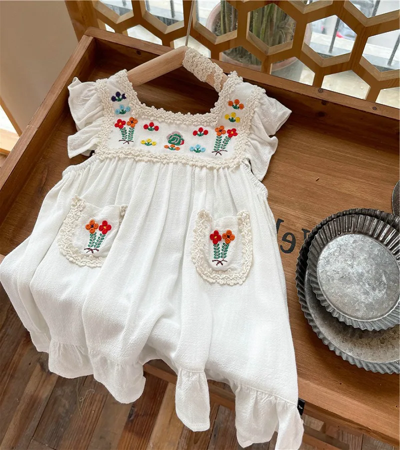 

Summer girls Fashion New Skirt 2022 Children's Forest Sweet Flower Embroidery Baby Flying Sleeve Vest Skirt Age 3-8