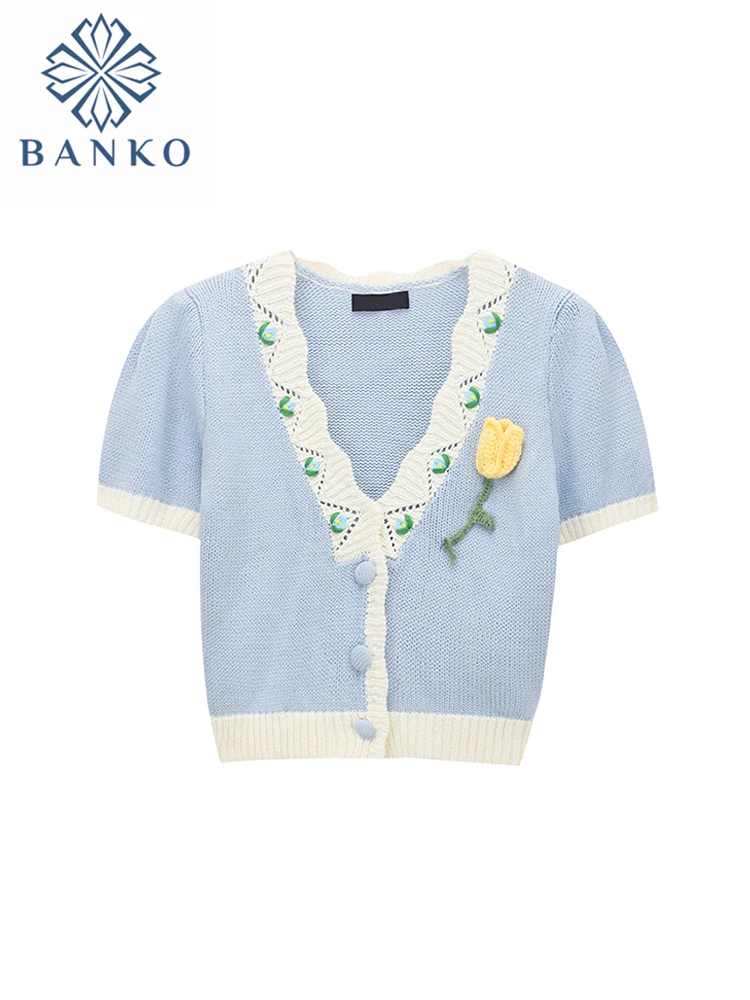 

Women Sweet Style Floral Decoration Knitted Tee 2023 Fashion New V-neck Sleeve Female Crop T-shirt Vintage Single Breasted Chic