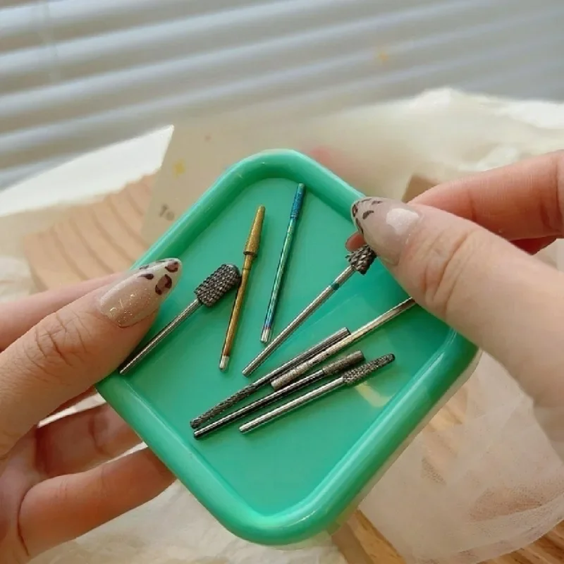 Ящик для хранения головки лака маникюра магнитная банка настольные инструменты