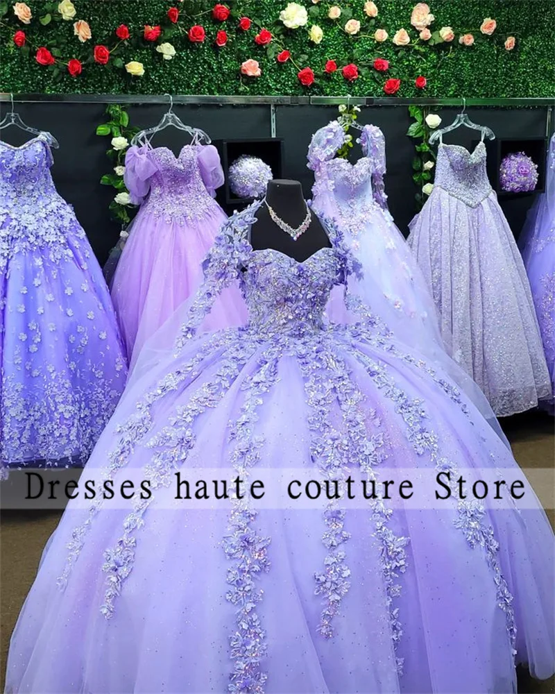 

Luxury Purple Lace Princess Ball Gown Quinceanera Dresses 2023 With Cape Off Shoulder Beads 3D Flower Appliques Sweet 16 Dress