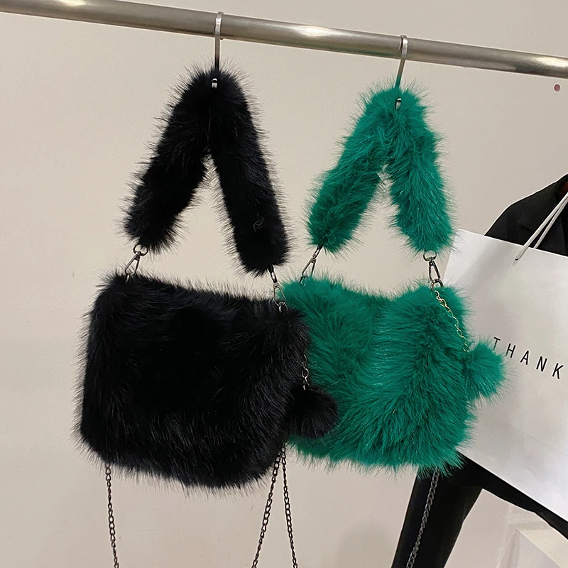 

New Trend Women's Faux Fur Bag Design Soft Plush Shoulder Bag Winter Bright Color Chain Square Crossbody Bag Warm Fluffy Totes