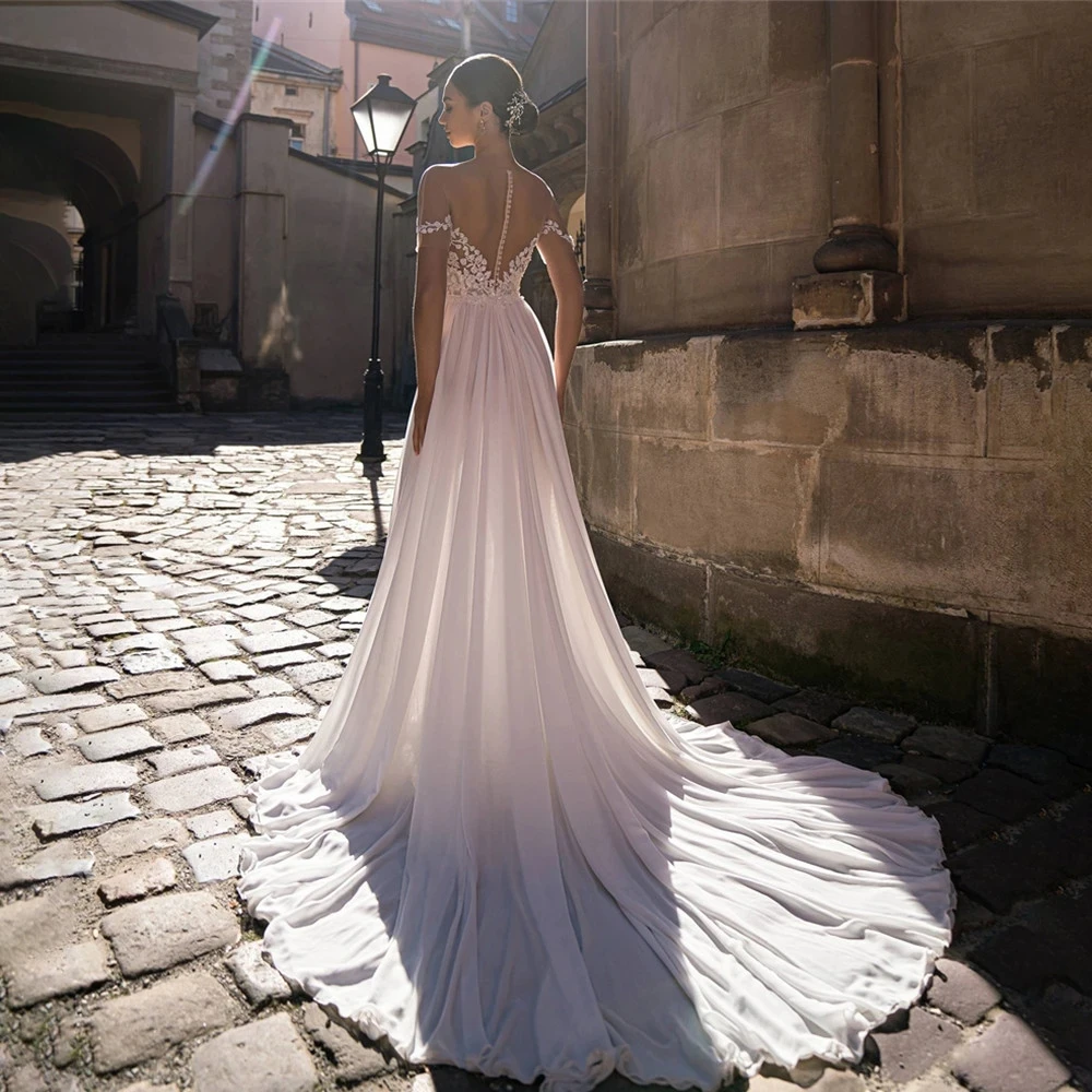 Рисунок 4 - Женское свадебное платье с открытыми плечами