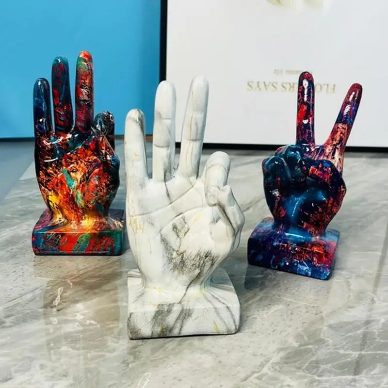 

Yes Hand Statue Resin Finger Model Statue Oil Painting/Platinum Color Modern Simplicity Home Decorations For Indoor Outdoor