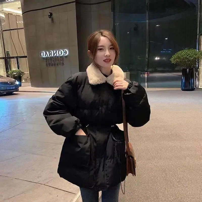 Winter Fashion Women's Oversized Cotton Coat Coat Coat Warmer Belt Belt Casual New Loose Pocket Bubble Khaki Short Coat Black