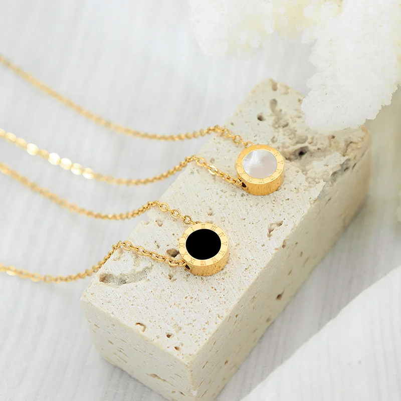 

Women Stainless Steel Luxury Elegant Party Jewelry Gifts Vintage Oval White Shell Pendant Necklace