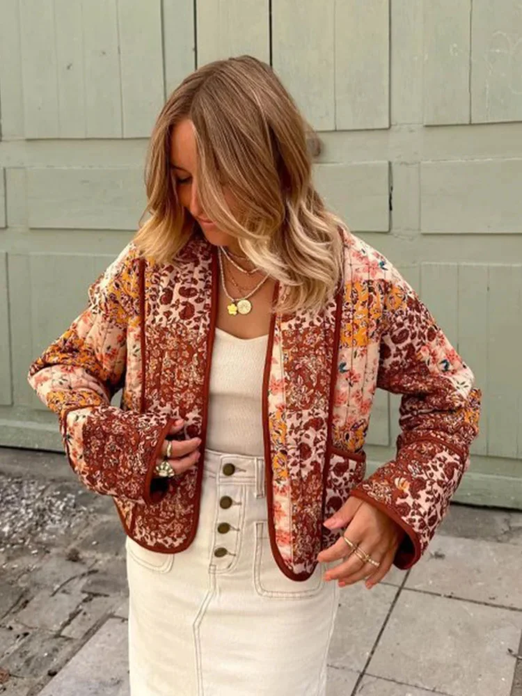 

Женская Стеганая куртка с принтом, длинная расклешенная стеганая куртка на хлопковом наполнителе, свободное цветное короткое пальто, женский осенний кардиган в стиле пэчворк, топы