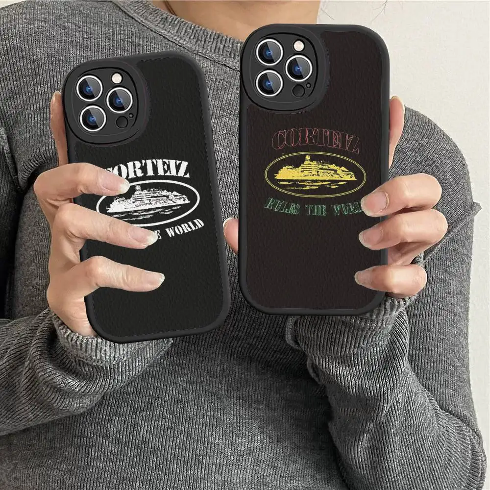 Фото Чехол для телефона World-C-Corteizs для iPhone 11 12 13 14 15 16 Pro Max Mini Plus, мягкий кожаный чехол №1