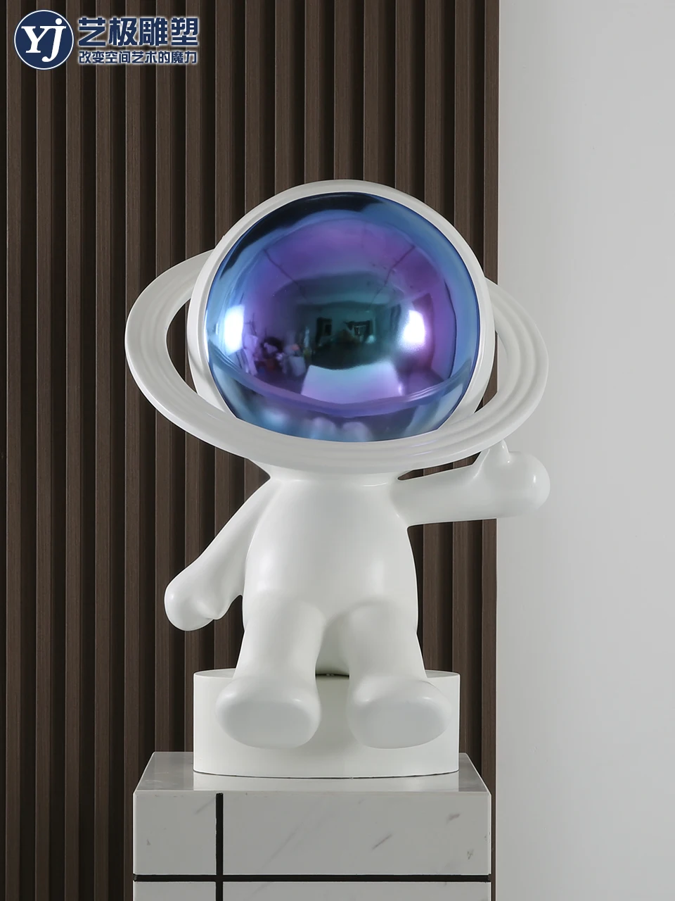 

XK Astronaut Big Decorations Living Room Home Decorations Light Luxury Hotel Spaceman Cartoon Sculpture