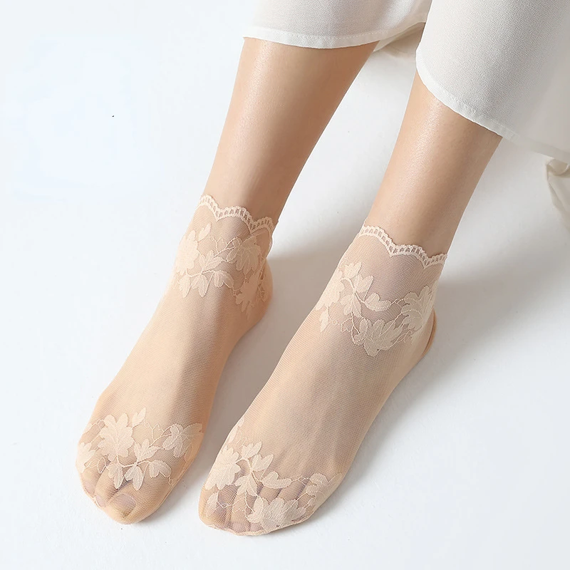 Lolita Women Invisible Lace Socks Thin Female Lace Boat Socks Hollow Non-Slip Shallow Solid Color Transparent Socks Ladies Sock