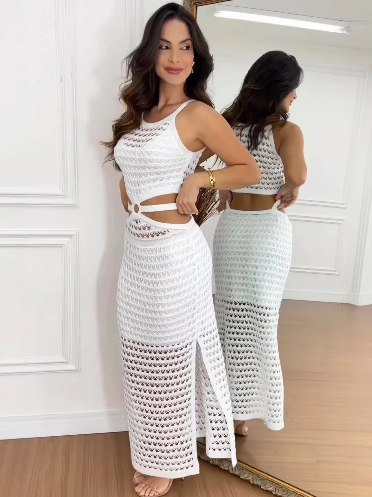 Женское трикотажное платье-макси с вырезами и завышенной талией