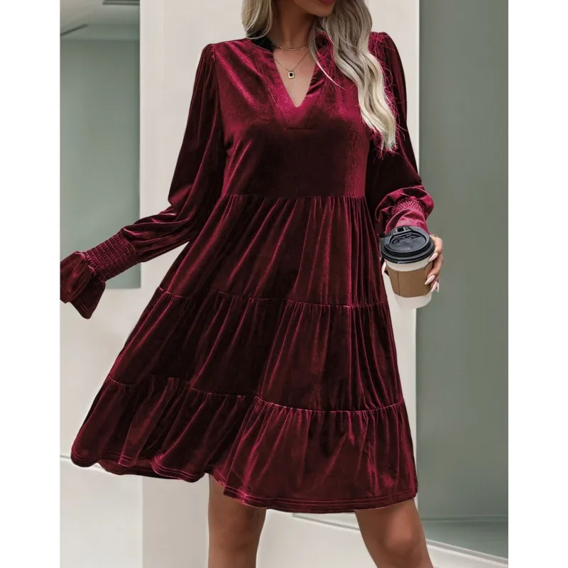 Сплошное вельветовое женское осеннее платье элегантное и модное подметающее