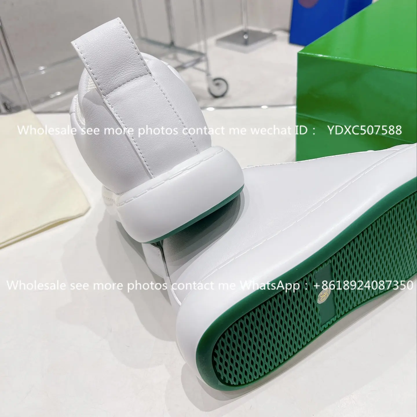 New 2022 Autumn and Winter Bread Shoes Women's Lace up Round Head Couple's Flat Sports Casual Shoes Men women flat shoes