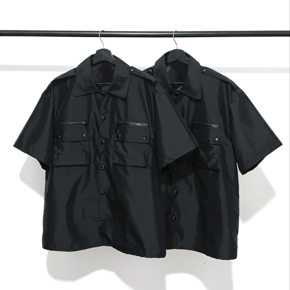 

Летняя мужская рабочая одежда, стильные рубашки, новинка 2022, Уличная Повседневная Уличная одежда с карманами и украшением, высококачествен...