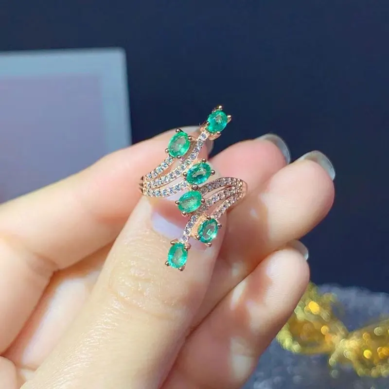 Женское серебряное кольцо с изумрудом 0 6ct Φ 3 мм * 4 Серебряное ювелирное изделие