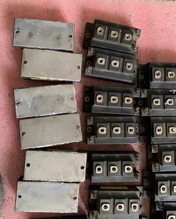 Оригинальная разборка б/у модуля 2MBI150SC-120 2MBI150NC-120