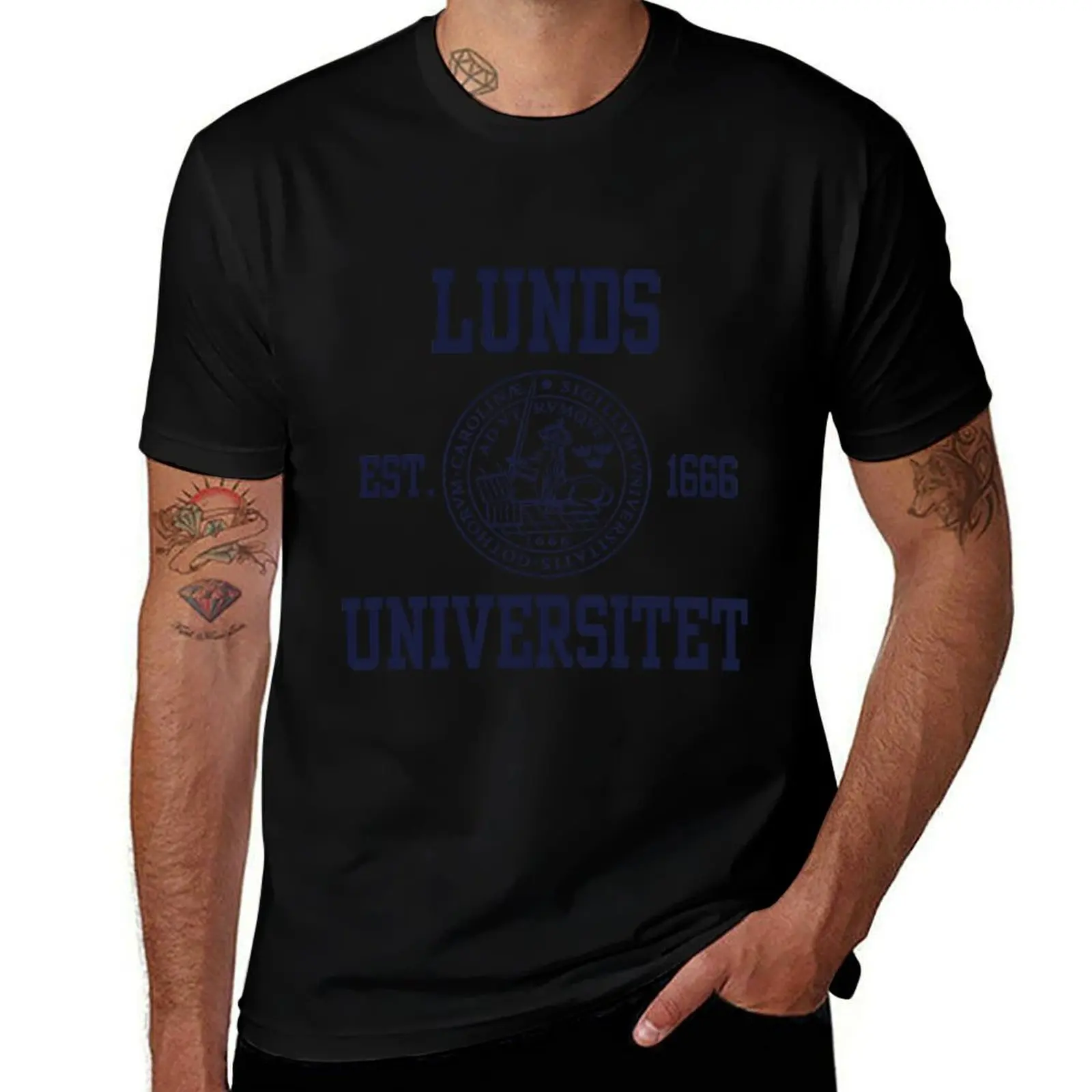 Фото Футболка Lunds Universitet, футболки с рисунком для мужчин, мужские футболки, повседневная футболка, незаменимая футболка №1