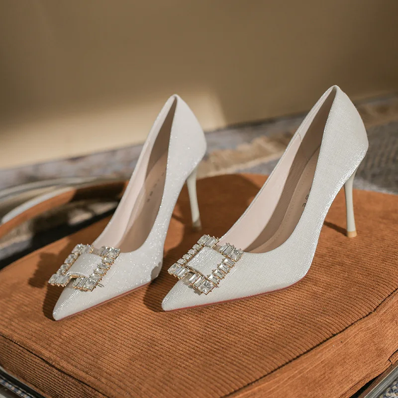 

Туфли женские на шпильке с острым носком, модные Универсальные свадебные туфли с квадратной пряжкой, атласные