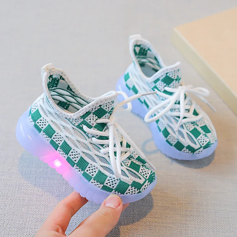 

Nice Children's Coconut Shoes Boys Mesh Shoes LED Flashing Light Flying Woven Casual Shoes 2022 Spring New Girls' Sports Shoes