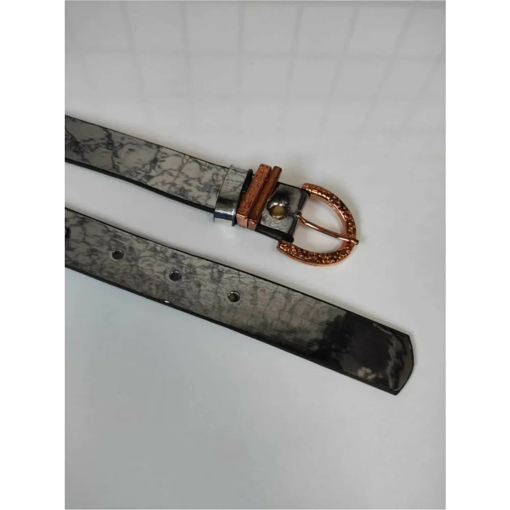 

Женский ремень с застежкой-пряжкой Dorlie из меди, белый глянцевый