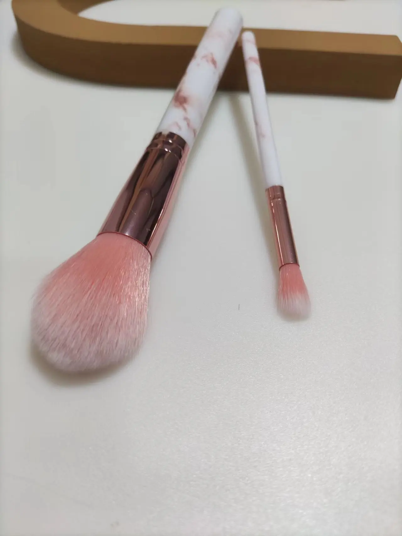 

KOSMETYKI 2PCS Marble Makeup Brushes Tool Loose Powder Eye Shadow Nose Shadow Fan Brush Economical Beauty Tool Brush