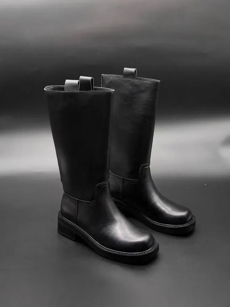 Минималистичные сигаретные ботинки в стиле ретро с внутренней стороны до