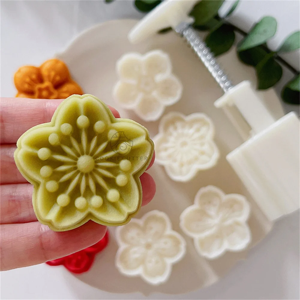 

4.7cm Flower Mold To Bake Mold The Flowers Food Supplement Mold Cake Tools Abs Moon Cake Mold Tool Manual Molding Household 50g