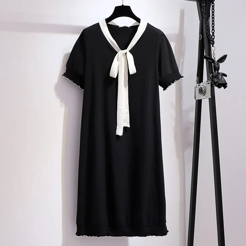 

Тонкий галстук-бабочка с деревянными ушками платье маленькая черная юбка закрывает живот черный