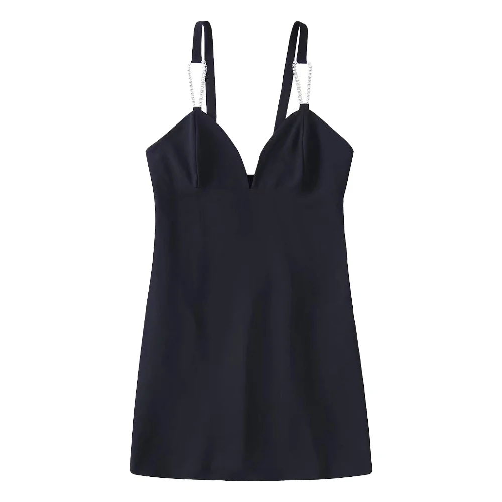 

Женское платье на бретельках с V-образным вырезом и цепочкой