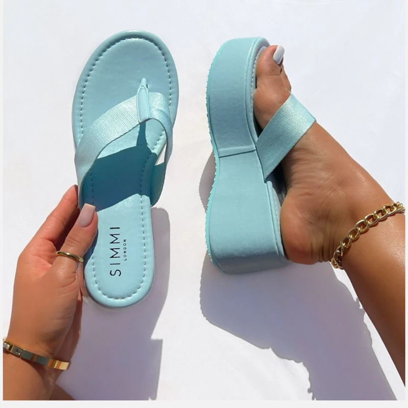 

New Flip Flops Women's Summer Large Size Fashion Thick Bottom High-Heeled Sandals Solid Color Plus Size Outdoor Slippers Sandale