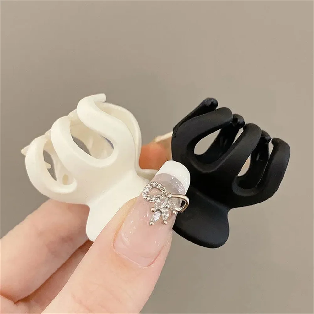 

Небольшой зажим для захвата высокой конского хвоста Невидимый высокий зажим для волос задняя часть головы Противоскользящий зажим для вол...