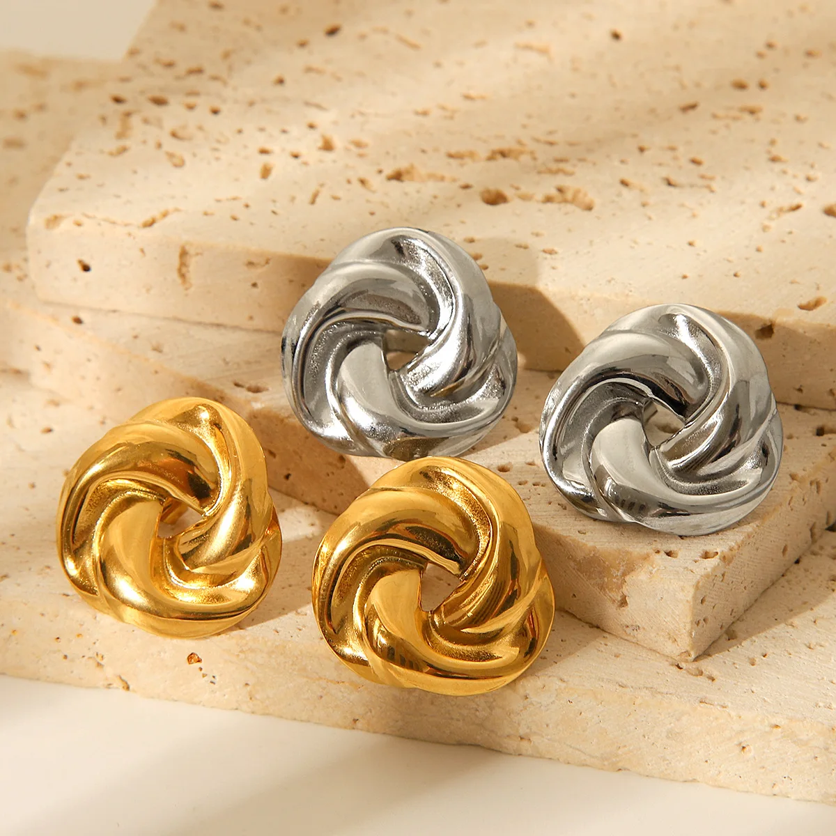 Гладкие металлические витые треугольные полые серьги-гвоздики из нержавеющей