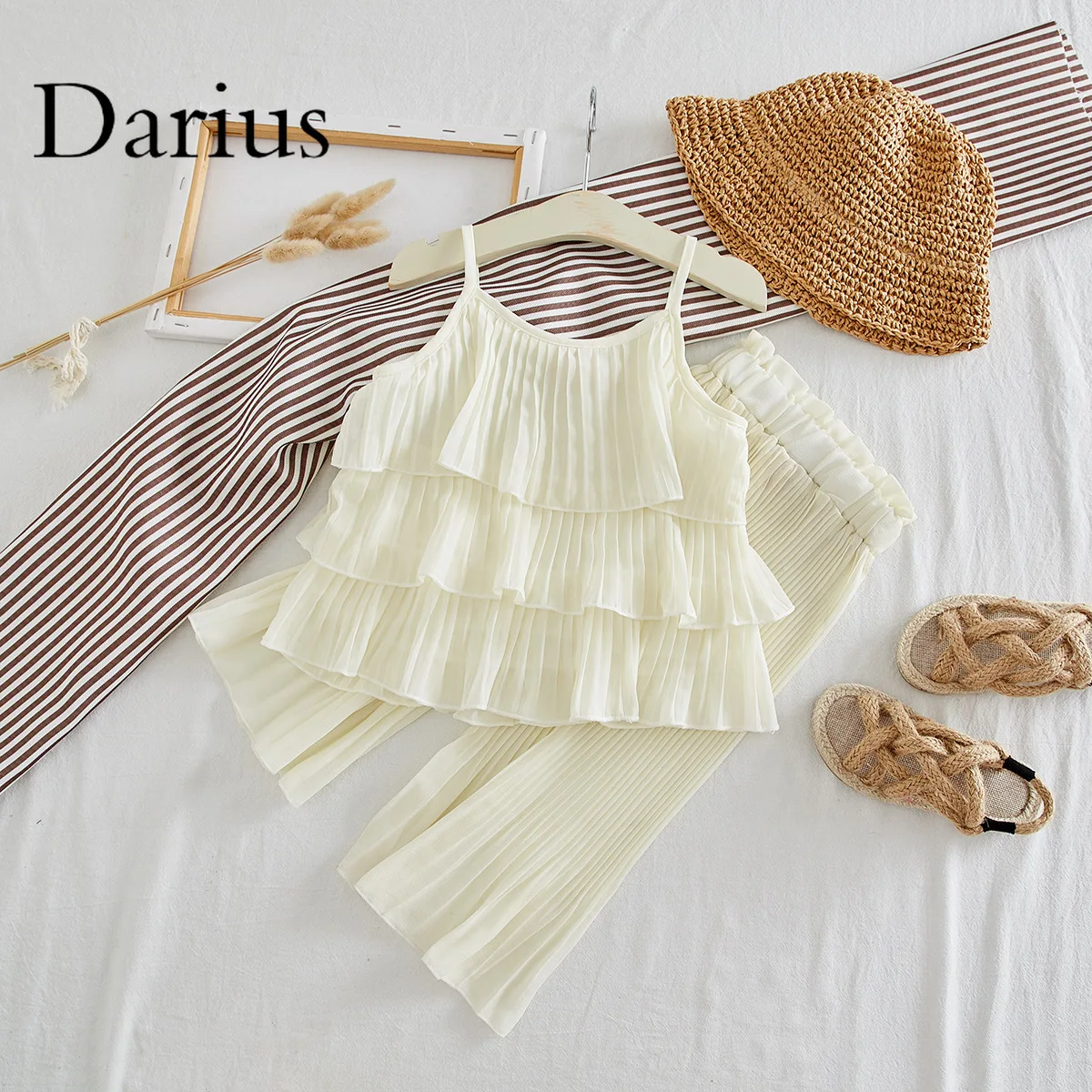 

Многослойный жилет с широкими штанинами для девочек