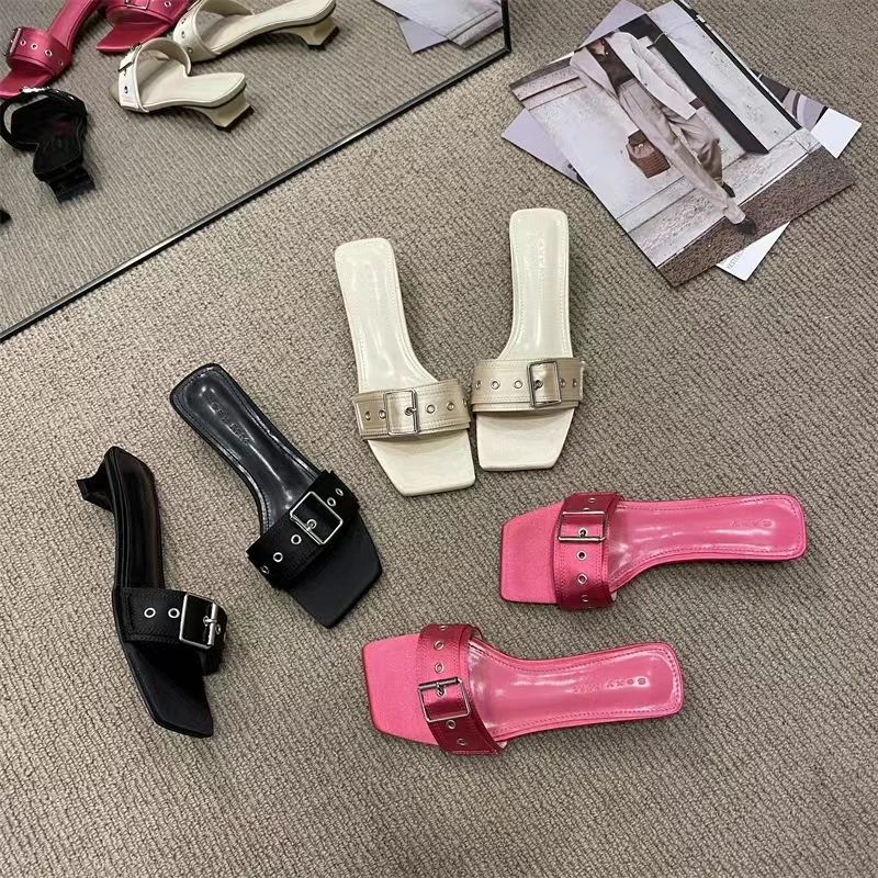 2023 New Women's Slippers Summer Square Head Low-heeled Slippers Metal Decoration Outerwear Beach Flip Flops Women Shoes