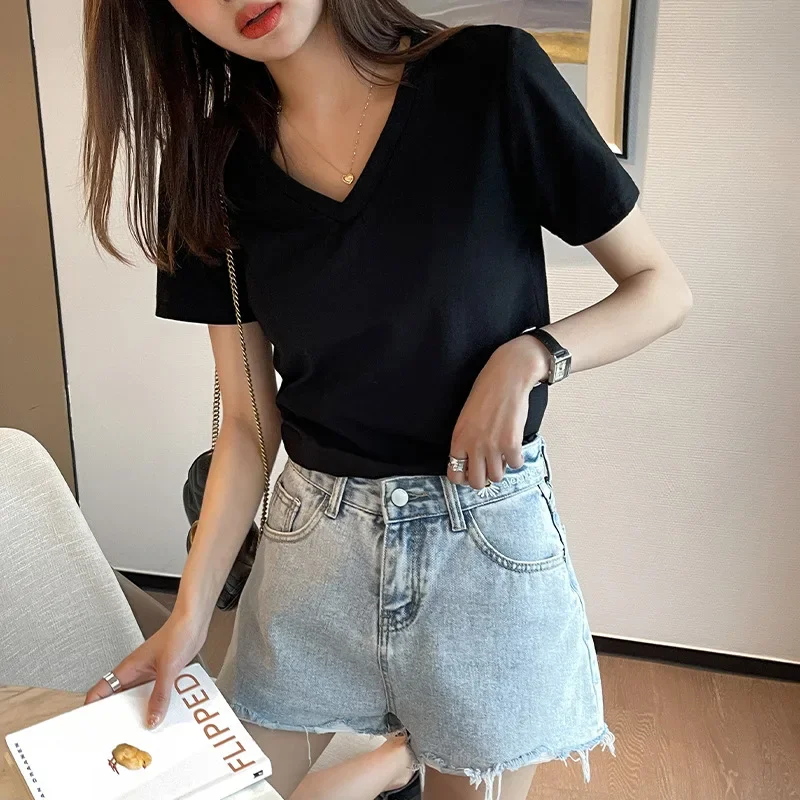 Женская футболка с v-образным вырезом и коротким рукавом однотонная свободная до