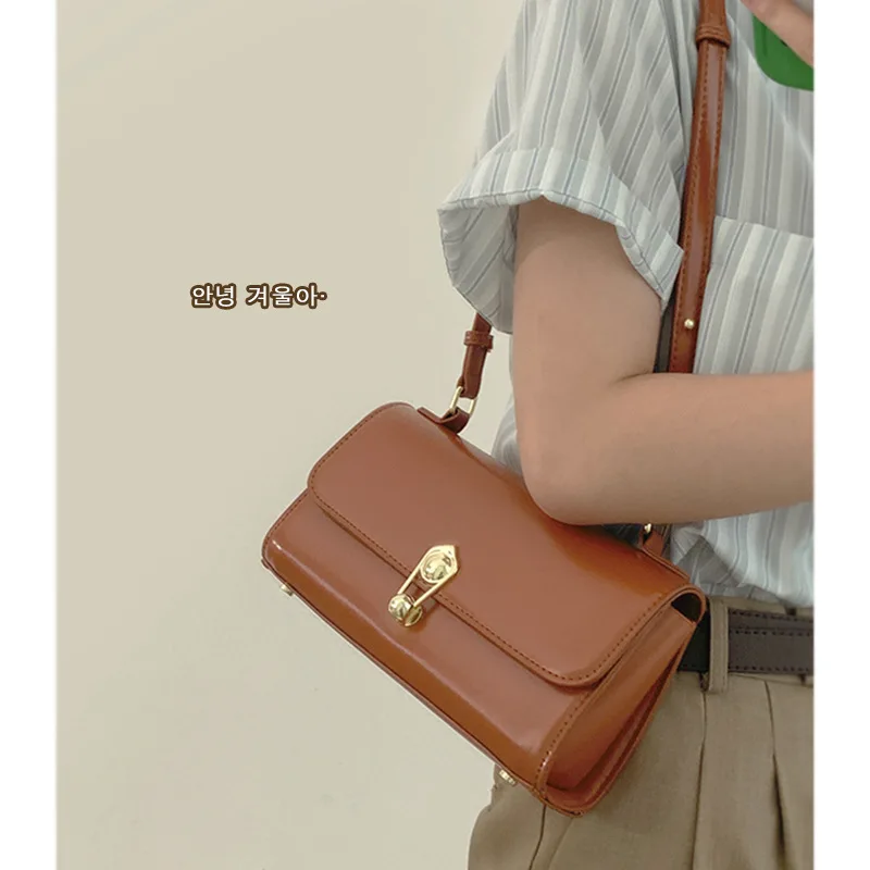 

Retro Niche Bag Women's Summer 2022 New All-match ins Fashion Underarm Small Square Bag High-quality Messenger Bag