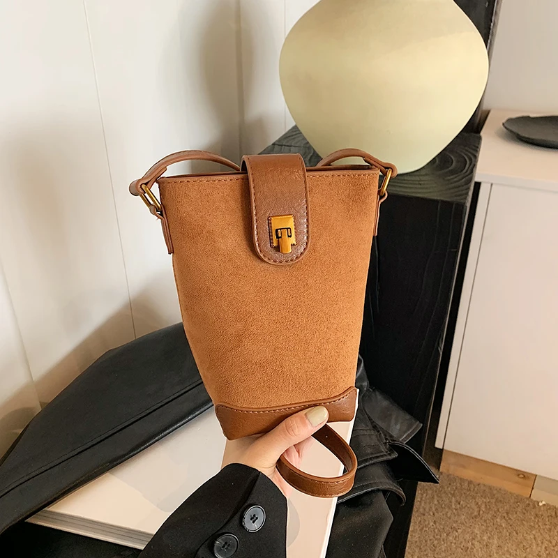 Замшевая женская сумка 2024 осенне-зимняя новая корейская модная через плечо