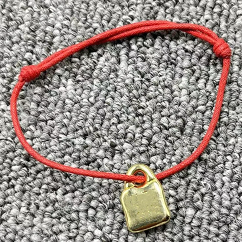 

Высококачественный европейский и американский оригинальный модный гальванический простой узел 925 популярный небольшой браслет из толпы праздничный подарок