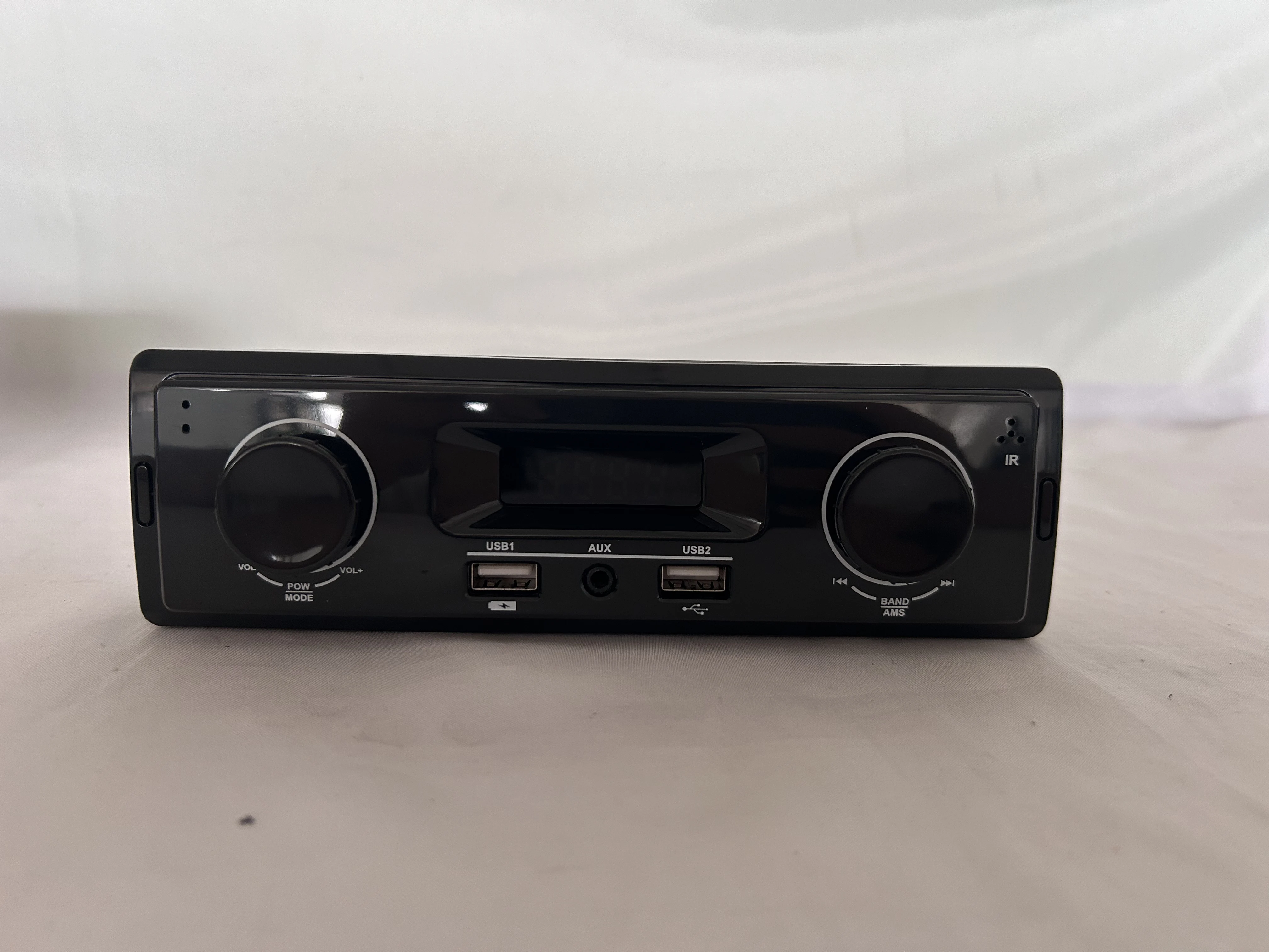 FM-радио MP3-плеер Bluetooth Автомобильная стерео USB-зарядка Светодиодный дисплей для