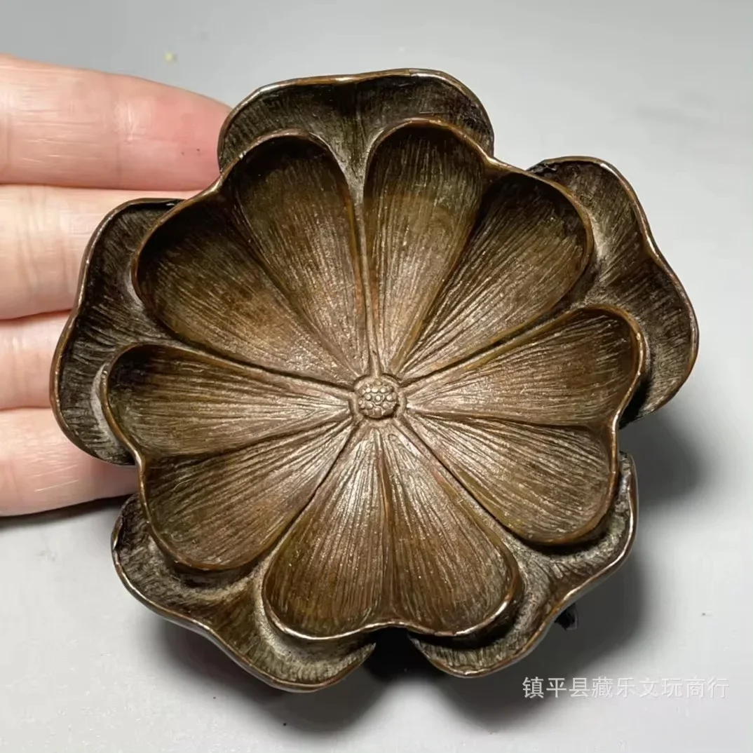 

Бронзовая статуэтка с магнолиями