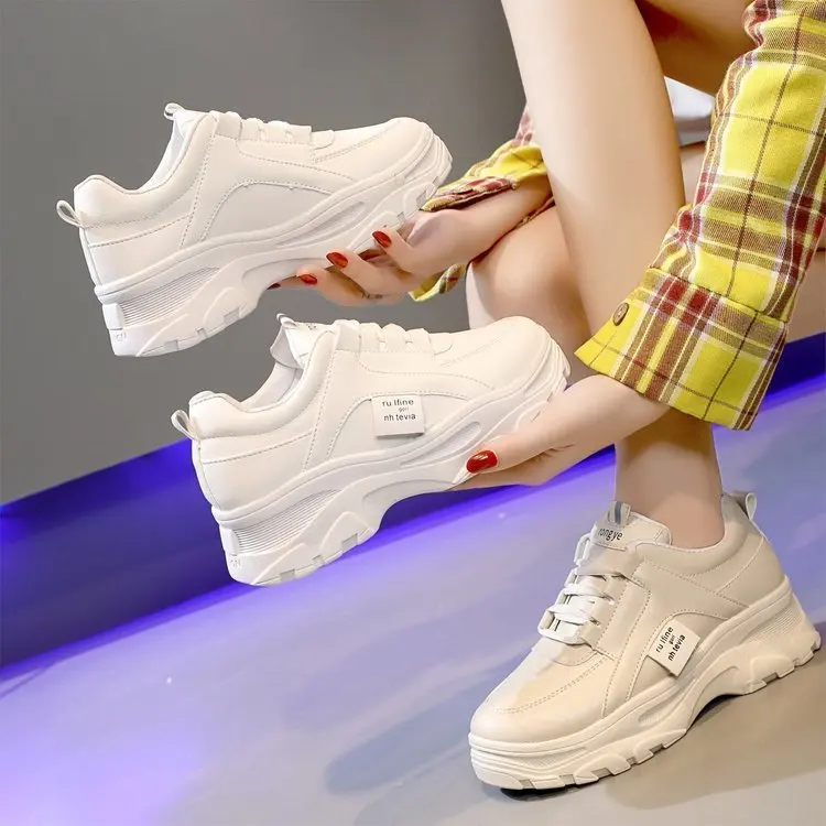 Кроссовки женские зимние